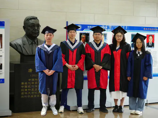 祝贺于向坤、于卓辰顺利通过毕业答辩取得博士学位，李子怡、郭盛宏顺利通过毕业答辩取得硕士学位并在组内继续修读博士学位。